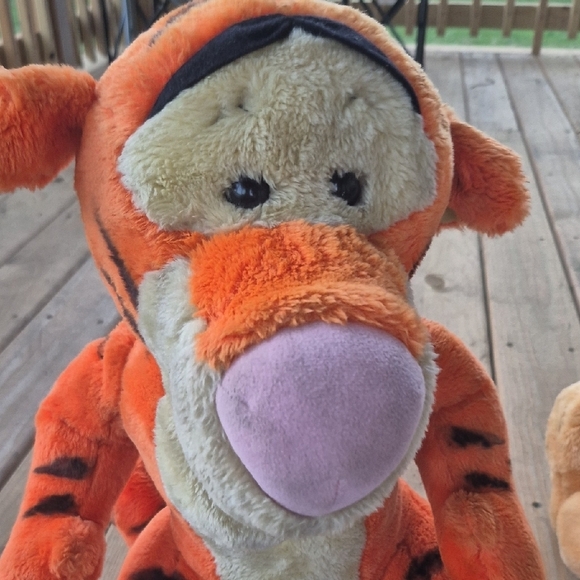 Tigger From Winnie The Poo - Picture 4 of 4